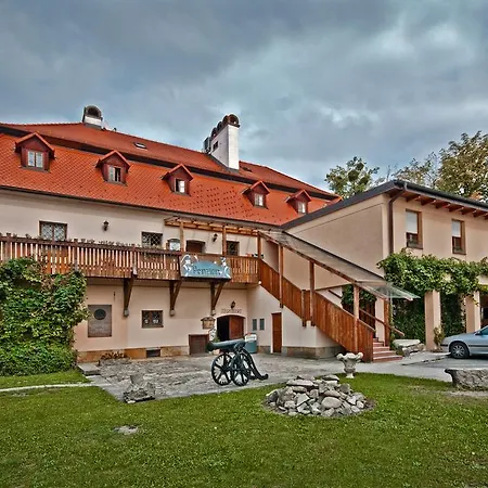 U Kriveho Psa Guest house 3*